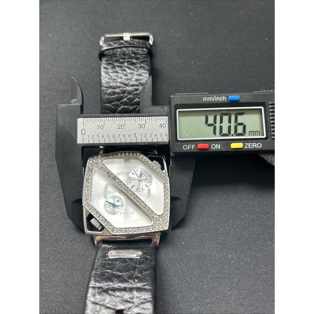 Marc Ecko “Non-Stop”Unique Silver Tone Men’s Watch - Picture 8 of 8